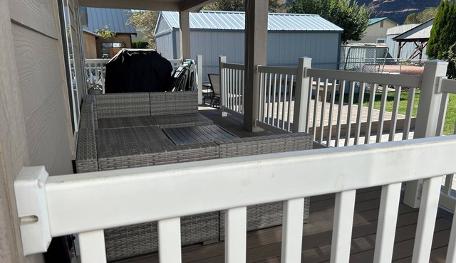 Comfortable 3 bedroom/2 bathroom home in Sunland Estates