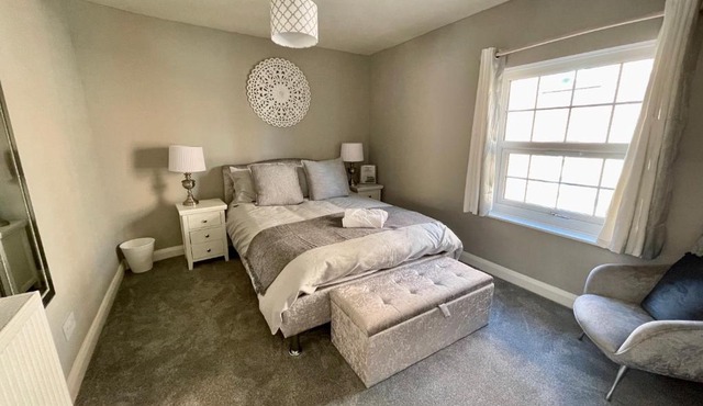 Comfortable 3-BR Home Great Location in Ashby