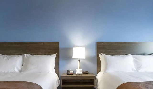 Comfortable 3-Room Retreat by Turtle Bay, Shops & Scenic River
