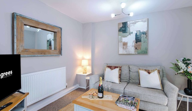 Comfortable 4 Bed Home, Perfect for Business Stays