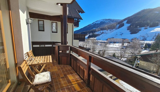 Comfortable Apartment With Mountain View