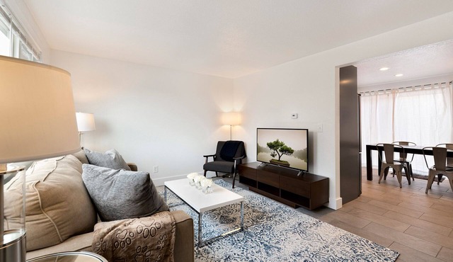 Comfortable Abode Near Historic Downtown