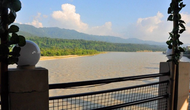 Comfortable AC Rooms Near the Ganga