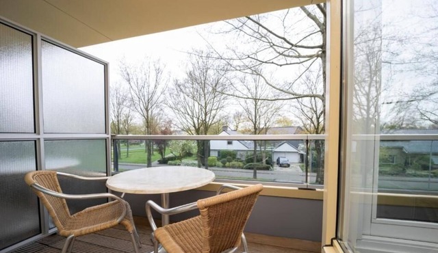 Comfortable and Clean Room with Onsite Restaurant and Bar Near Ronostrand