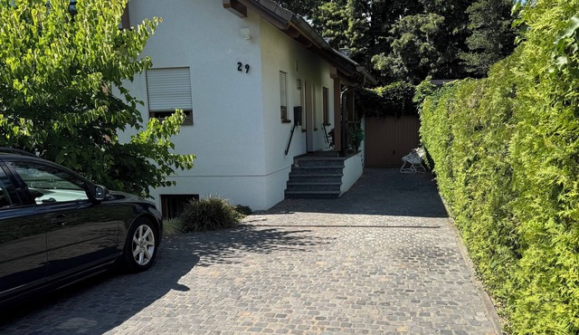 Comfortable and quiet apartment in a great location with parking space