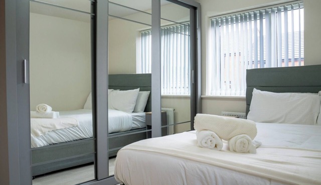 Comfortable and Fully-furnished 2-bedroom House around City Center, Universities