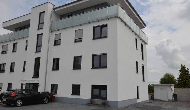 Comfortable and luxurious apartment in a wooded area with sweeping views