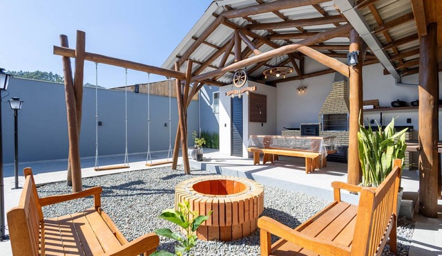 Comfortable and Sophisticated Accommodations Just Minutes From the Beach - VIL