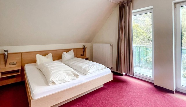 Comfortable and versatile 6-person penthouse room - perfect for relaxation - Smart Resorts B&B 1