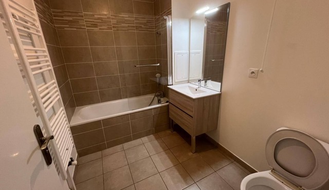 Comfortable apartment 5 mins from Orly airport and 15 mns from Paris!