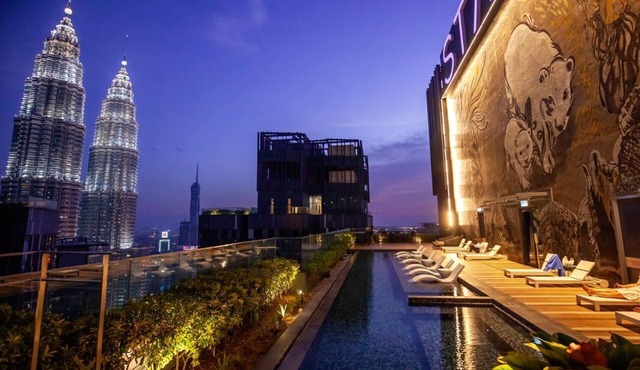 comfortable apartment with hydro massage faci
