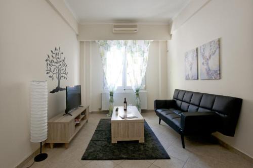 Comfortable apartment at the foot of the Odeon of Herodes Atticus