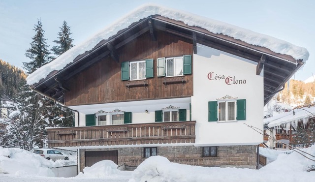Comfortable Apartment “Casa Elena 3” with Mountain View, Garden & Wi-Fi; Parking Available