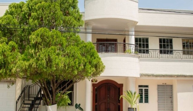 Comfortable apartment 3 People in North of Montería in front of shopping center