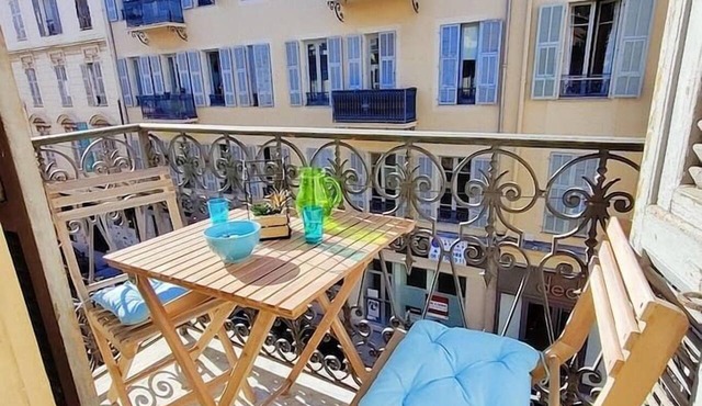 Comfortable apartment for 4 to 6 people, 2 minutes' walk from the beach - air conditioning