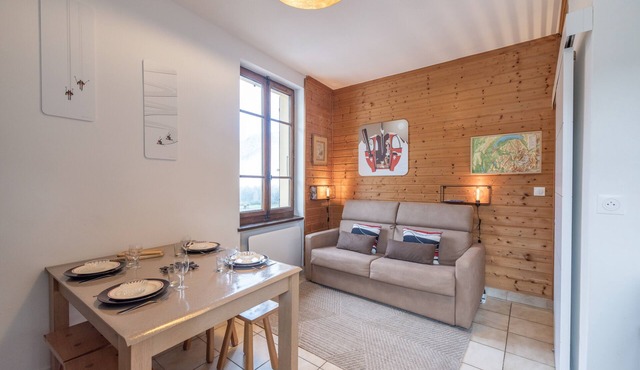 Comfortable Apartment for 4, Wifi & Parking in Central Morillon