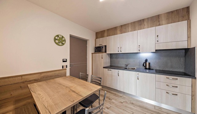 Comfortable Apartment “Vacanze Arcobaleno - Verde” with Mountain View