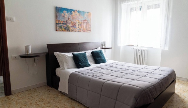 Comfortable apartment near the subway station