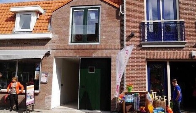 Comfortable apartment with garage in the center of Domburg, 100 meters from the sea.