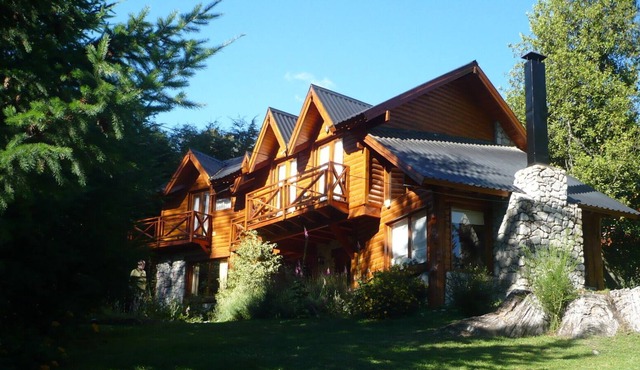 Comfortable cabin with heated pool in Puerto Manzano
