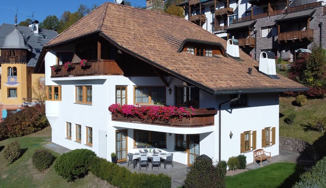 Comfortable attic room with panoramic view & balcony - free Wi-Fi