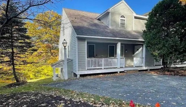 Comfortable Berkshires retreat on mtn resort, SISO