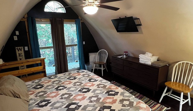 Comfortable cabin in the mountains of North Carolina, located near TIEC.