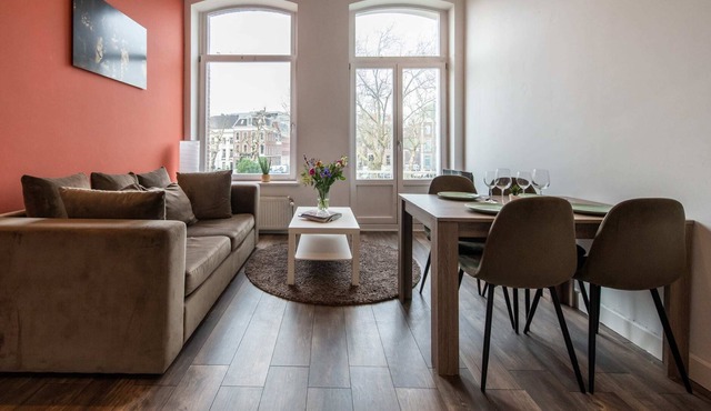 Comfortable central apartment with private balcony
