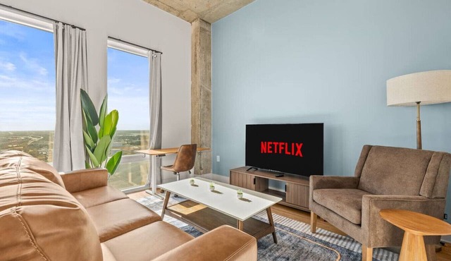 Comfortable Channelside 1BR w/Great Perks
