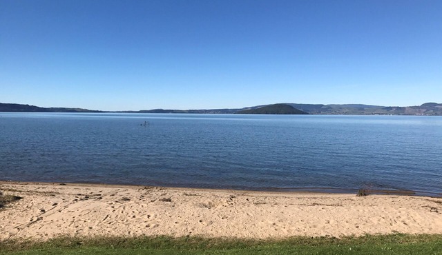 Comfortable character home near Rotorua lakefront, fast Wifi.