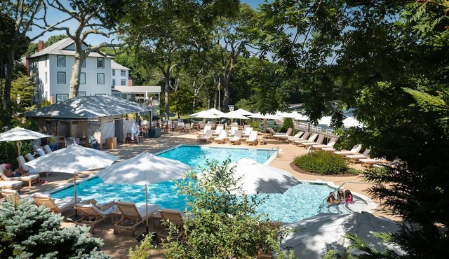 Comfortable Coastal Hideaway with Game Room, Complimentary Bicycles & Parking