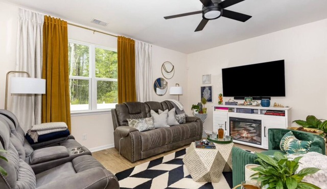 Comfortable & Convenient Monthly Rental By Tanger