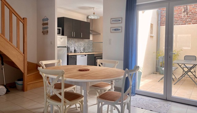 Comfortable cottage with closed parking near Berck