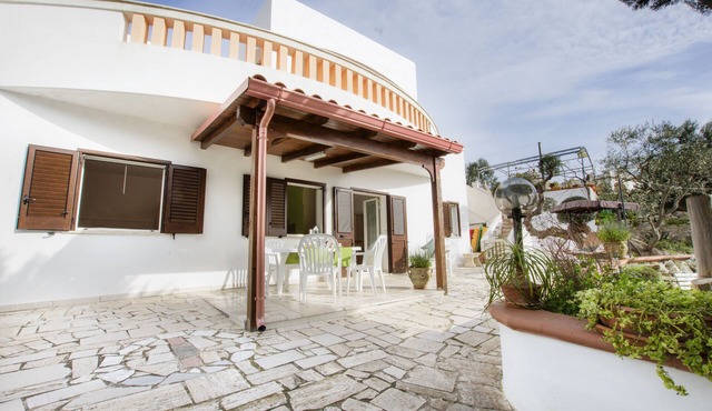 Comfortable cottage with large garden a stone's throw from the beaches of Salento