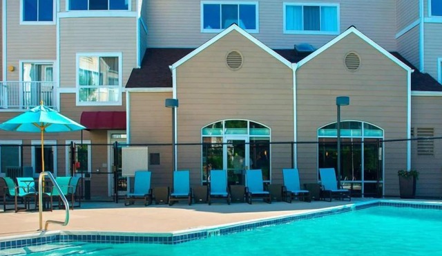 Comfortable Countryside Stay! Free Parking, Onsite Pool, Pet-friendly Property