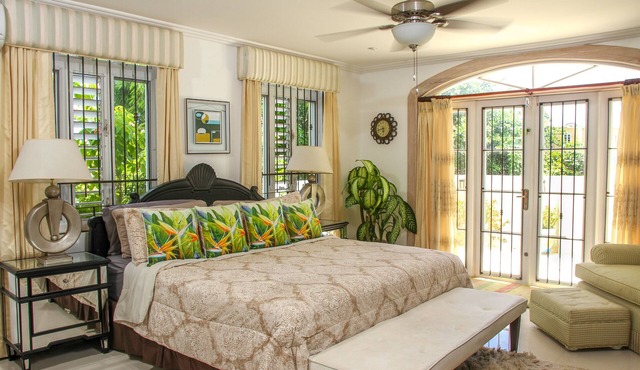 Comfortable, cozy, King Bedroom Suite in a lovely private residence