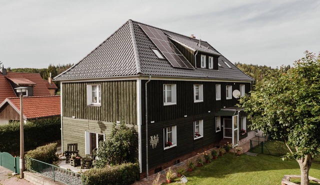 Comfortable apartment with garden on the edge of the forest and yet close to the center