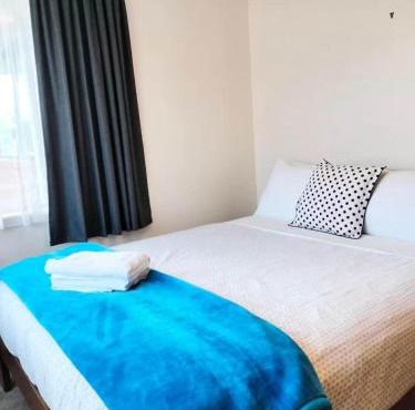 Comfortable Double Room near Christchurch Airport