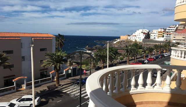 Comfortable apartment with sea view in Puerto Santiago