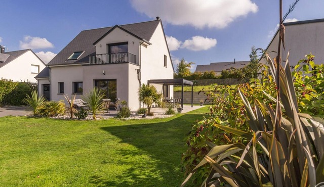 Comfortable house for 8 pers. with private garden in Montmartin-sur-Mer