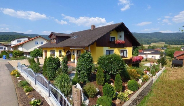 Comfortable holiday flat with garden and barbecue