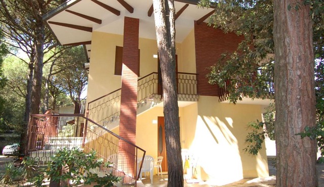 Comfortable holiday home apartment near Venice with parking