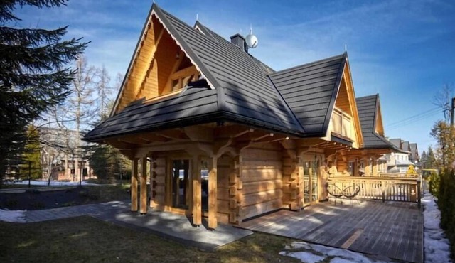 Comfortable holiday villa with mountain views