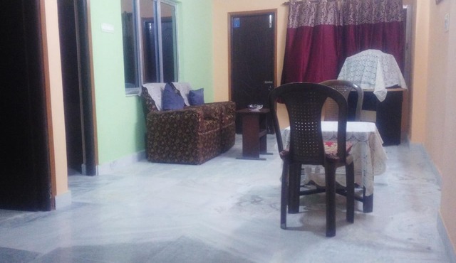 Comfortable home stay in a quiet neighborhood