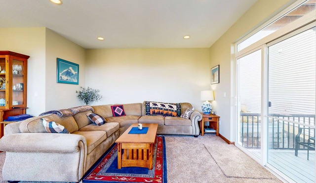Comfortable home with ocean views with private hot tub deck fireplace WiFi