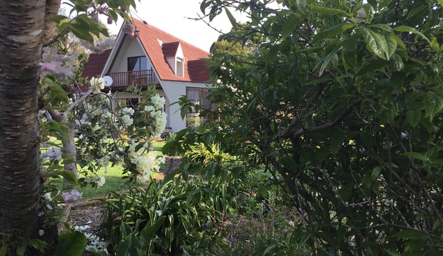 Comfortable house in stunning gardens