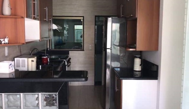 Comfortable house for up to 15 people with 5 suites.