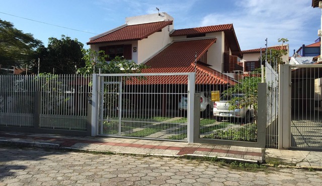 Comfortable house 80 meters from the beach, safe, easy access, and air conditioning!