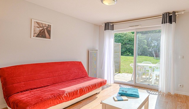 Comfortable House Stay for 6 in Plescop