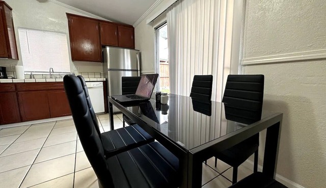 Comfortable House w/Wi-Fi/TV